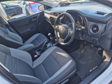 2016 Toyota Auris - thumbnail 12