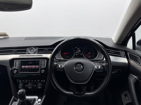 2016 Volkswagen Passat 1.6 TDI 120HP Highline €10,950 thumbnail