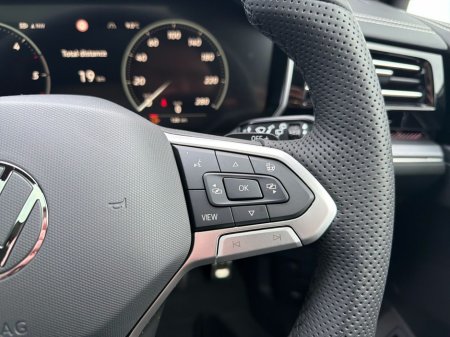 2026 Volkswagen Touareg Touareg R-Line Final Edition 231HP €113,980 thumbnail