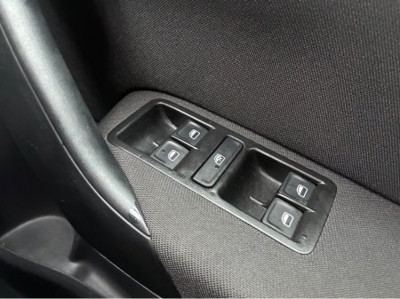 2016 Volkswagen Polo 1.2i TSI Petrol Automatic Comfortline €13,500 thumbnail