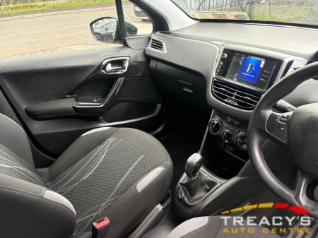 2014 Peugeot 208 - thumbnail 7