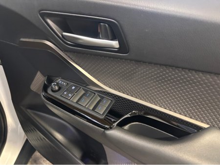 2023 Toyota C-HR HYBRID SOL 4DR AUTO €24,499 thumbnail