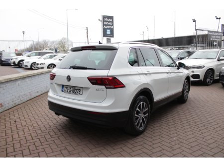 2017 Volkswagen Tiguan - thumbnail 4