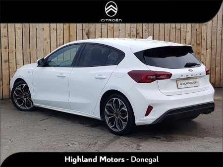 2022 Ford Focus - thumbnail 3