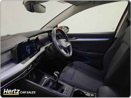 2024 Volkswagen Golf LIFE 110HP Petrol Manual €25,995 thumbnail