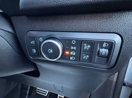 2025 Ford Kuga ST-Line X thumbnail