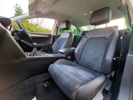 2015 Volkswagen Passat 1.6 TDI 120HP Highline €13,999 thumbnail