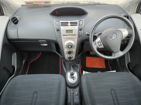 2008 Toyota Yaris 1.3 VVT-i Luna MY06 €3,900 thumbnail