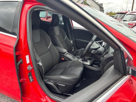 2014 Volvo V40 - thumbnail 2