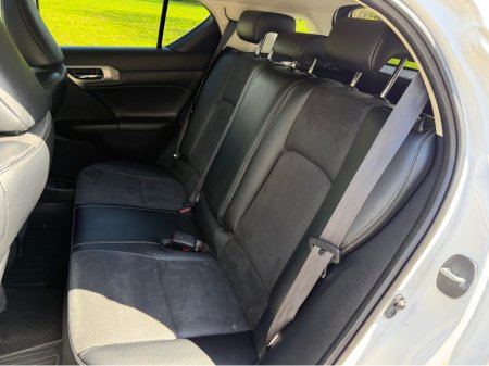 2016 Lexus CT 200 h - thumbnail 25