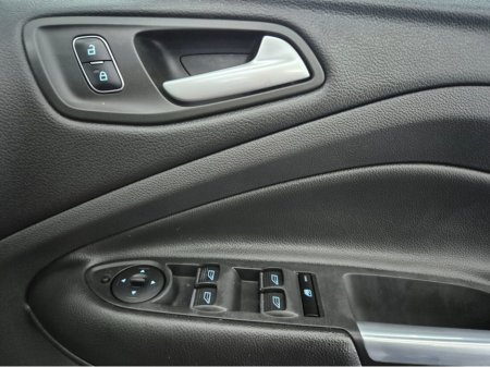 2019 Ford Kuga - thumbnail 17