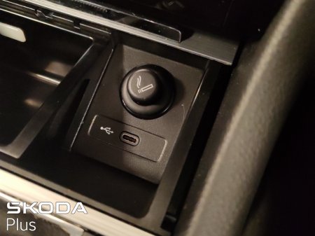 2023 Skoda Superb AMBITION 2.0 TDI 150HP 5DR €32,250 thumbnail