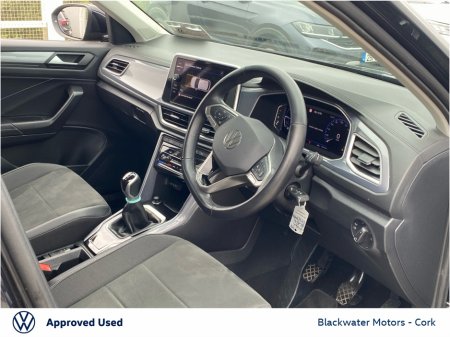 2024 Volkswagen T-Roc 2.0TDI 116BHP STYLE WITH REARVIEW CAMERA €34,995 thumbnail
