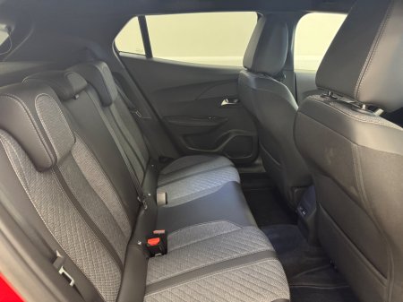 2025 Peugeot 2008 - thumbnail 10