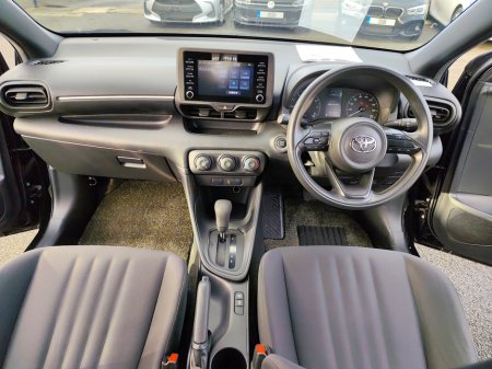 2020 Toyota Yaris - thumbnail 16