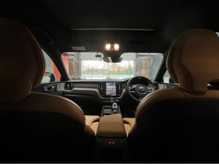 2023 Volvo XC60 - thumbnail 2