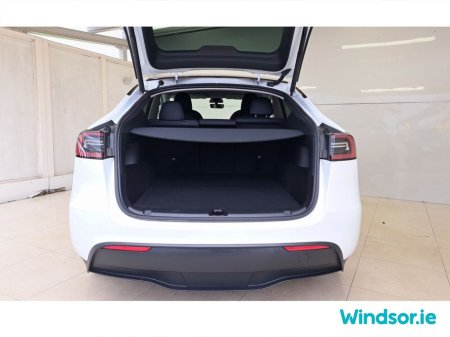 2023 Tesla Model Y RWD €34,995 thumbnail