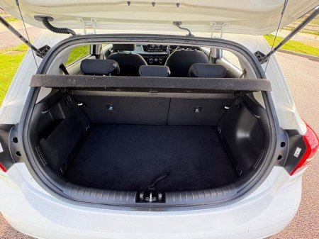 2023 Kia Rio - thumbnail 8