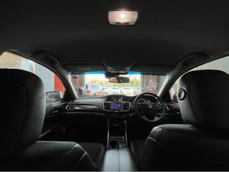 2018 Honda Accord - thumbnail 17