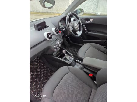 2015 Audi A1 - thumbnail 10