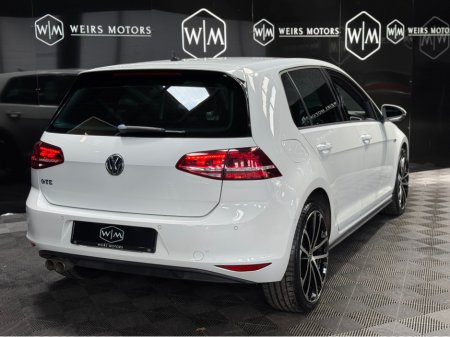 2015 Volkswagen Golf 1.4 GTE 201PS S/A 5DR AUTO €15,950 thumbnail