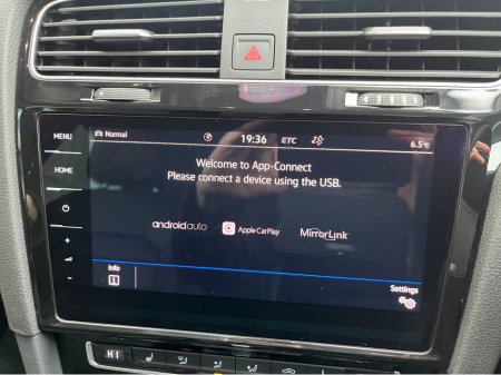 2020 Volkswagen Golf MEISTER HIGHLINE AUTOMATIC 2.0 DIESEL //MASSIVE SPEC//FULL LEATHER HEATED SEATS//DYNAUDIO SOUND SYSTEM//ELECTRIC MEMORY DRIVERS SEAT//REVERSE CAMERA// €21,950 thumbnail