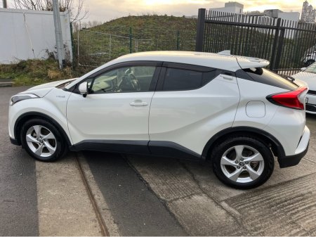 2017 Toyota C-HR 1.8 HYBRID AUTO LOW KM €16,950 thumbnail