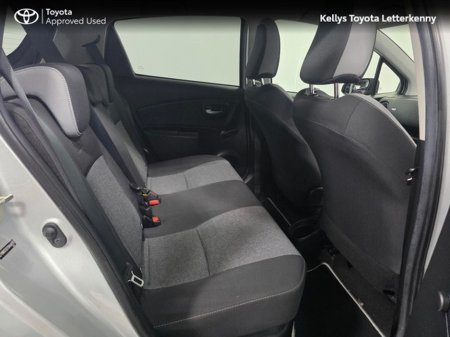 2020 Toyota Yaris - thumbnail 11