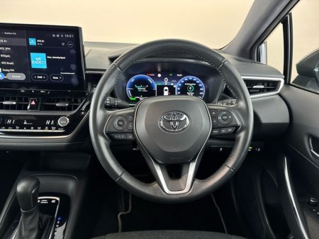 2024 Toyota Corolla HYBRID LUNA Hatchback €27,950 thumbnail