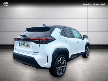 2022 Toyota Yaris Cross - thumbnail 2