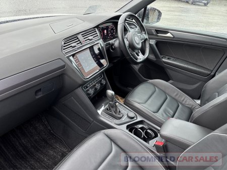 2018 Volkswagen Tiguan 4 MOTION R-LINE , DSG // IMMACULATE €29,950 thumbnail