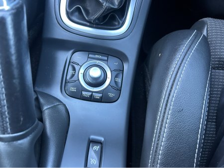 2011 Renault Grand Megane IRISH car//ONLY 113000KLMS WITH BRAND NEW NCT UNTIL 10/2026///HUGE SPEC//SAT NAV ETC//ROAD TAX JUST 200EUROS €4,999 thumbnail