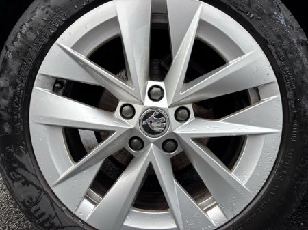 2022 Skoda Octavia AMBITION 2.0 TDI 115HP 5DR €21,950 thumbnail