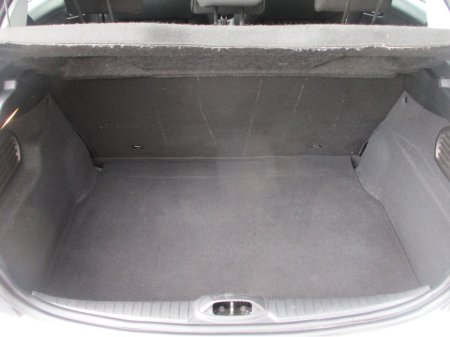 2017 Peugeot 208 - thumbnail 15