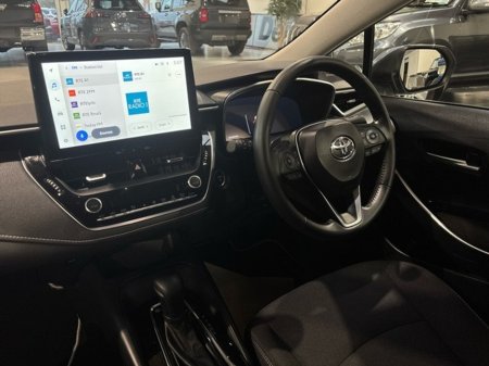 2025 Toyota Corolla SALOON LUNA HYBRID AUTO €31,750 thumbnail