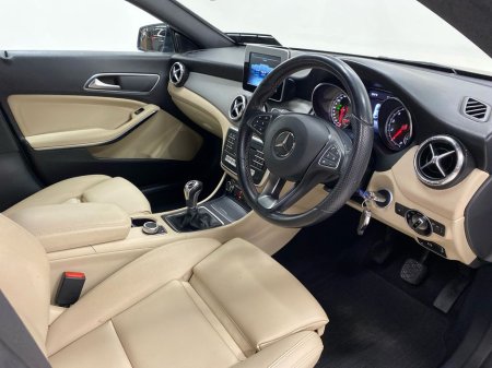 2019 Mercedes-Benz CLA Class - thumbnail 9