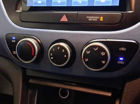 2019 Hyundai i10 - thumbnail 10