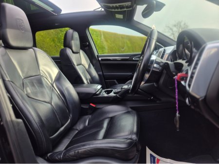 2016 Porsche Cayenne 3.0 S E-HYBRID 5DR AUTO €32,995 thumbnail