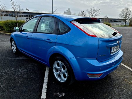 2011 Ford Focus - thumbnail 9