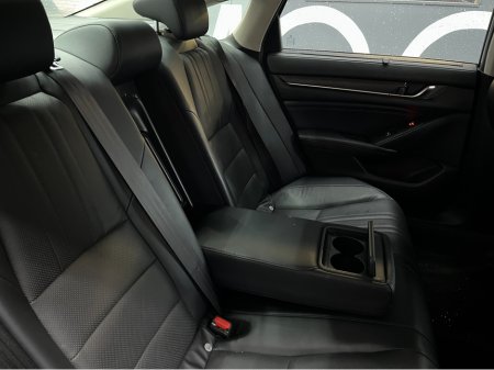 2020 Honda Accord 2020 HONDA ACCORD EX 2.0 AUTOMATIC / CRUISE CONTROL / REVERSE CAMERA / ELECTRIC MEMORY & HEATED SEATS / PADDLE SHIFTERS / HEATED REAR SEATS thumbnail