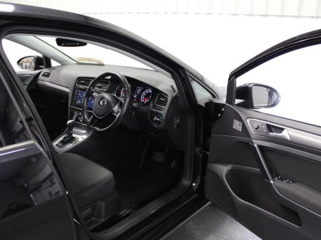 2017 Volkswagen Golf 1.2 TSI COMFORTLINE €16,450 thumbnail