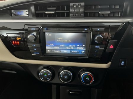 2015 Toyota Corolla - thumbnail 14