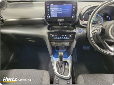 2023 Toyota Yaris DESIGN HEV 1.5 Petrol Automatic €25,895 thumbnail