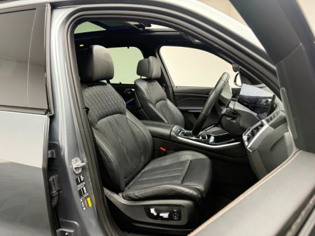 2024 BMW X5 50E M SPORT XDRIVE *HUGE SPEC* €97,990 thumbnail