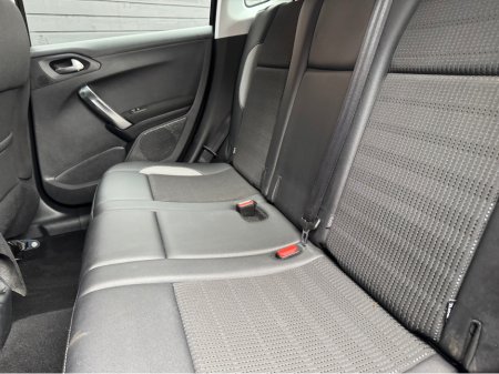 2017 Peugeot 2008 - thumbnail 11