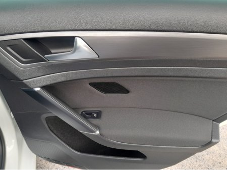 2021 Volkswagen Golf 2.0 Tdi Automatic 5 Door €22,950 thumbnail