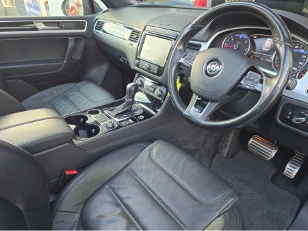 2017 Volkswagen Touareg V6 R-LINE-FULLY SERVICED WITH NEW TYRES €26,450 thumbnail