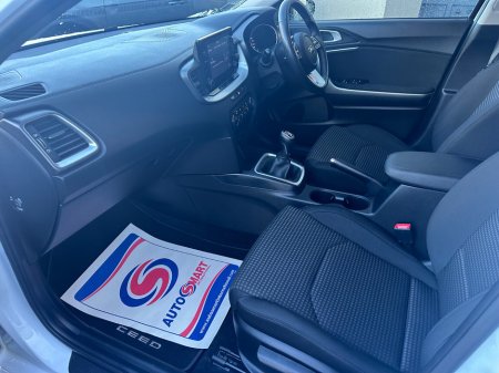 2021 Kia Ceed  €11,341 thumbnail