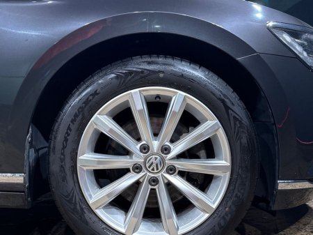 2018 Volkswagen Passat ESTATE - 1.4L TSI AUTOMATIC - HALF LEATHER UPHOLSTERY - REVERSE CAMERA/PARKING RADAR - CRUISE CONTROL €20,950 thumbnail