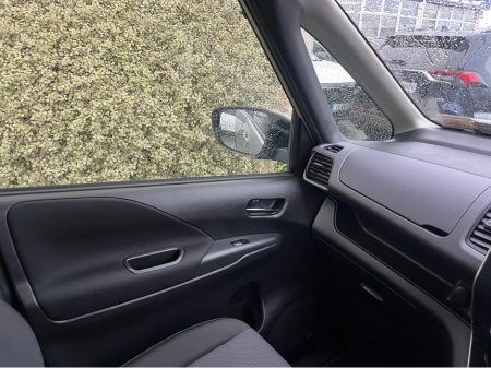 2022 Nissan Serena 8 SEATER AUTOMATIC HYBRID 2.0 PETROL //POWER SLIDING REAR DOORS//360 PARKING CAMERAS//KEYLESS ENTRY// €24,950 thumbnail